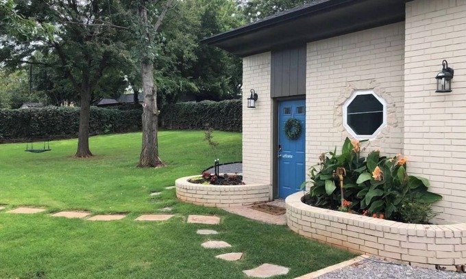 Oklahoma City Maison | Private Guest House loft in NW OKC
