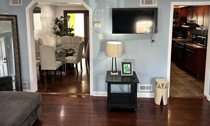 Constable Hook Maison | Private guest house near NYC with food voucher and parking