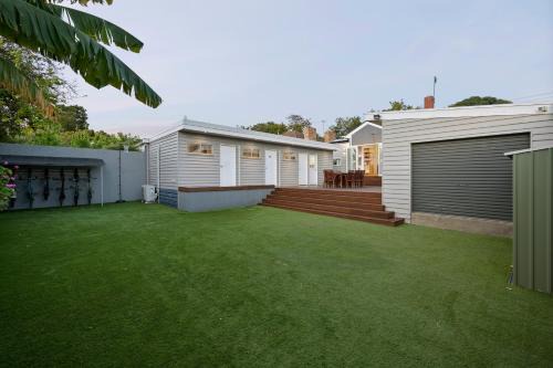 Camberwell Station Balnéaire | Private Guest Wing in Leafy Camberwell near Train & Tram