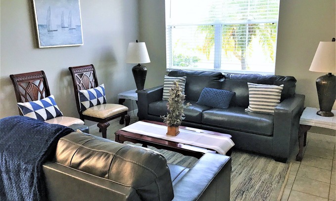 Windwood Bay Maison | Private Haven - 5 bedroom, 4.5 bath, Free Pool Heat, Free BBQ Grill