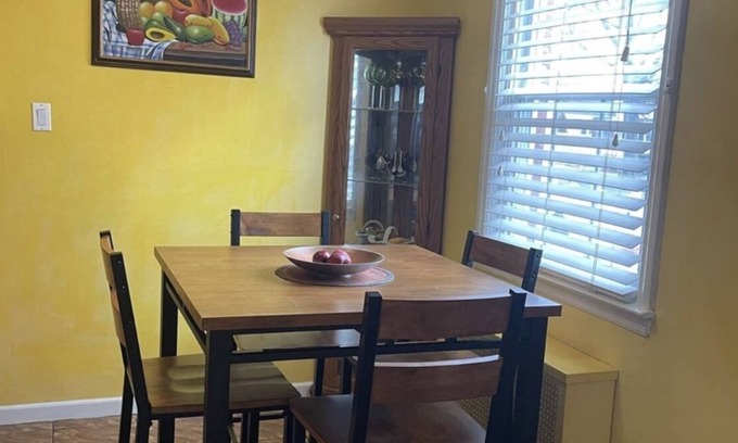 Elmont Maison | Private Home Away From Home