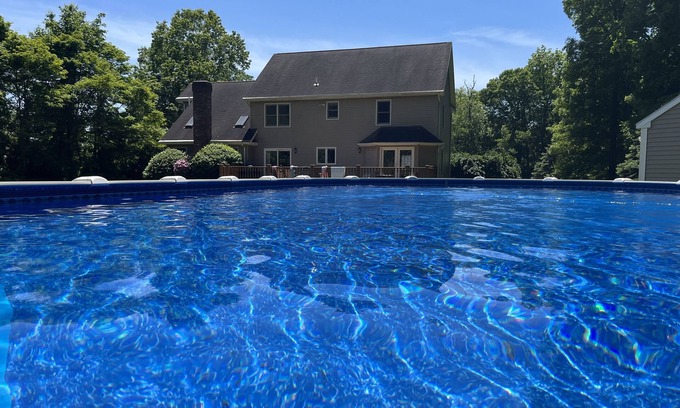 North Branford Maison | Private Home - Pool and Close to CT Shoreline Beaches