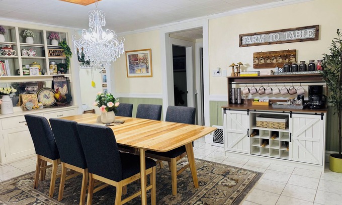 Cottage Grove Maison | Private Home w/King Bed in tranquil Cottage Grove-WiFi, AC, near Twin Cities
