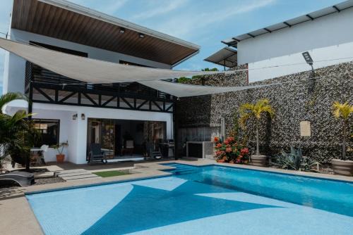 Jaco Maison | Private home with resort style swimming pool