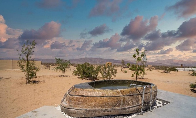 Wonder Valley Cabine | Private Hot Springs Rock tub and Medjool Cabin