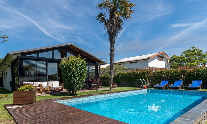 Torreira Maison | Maison privée avec piscine privée chauffée.