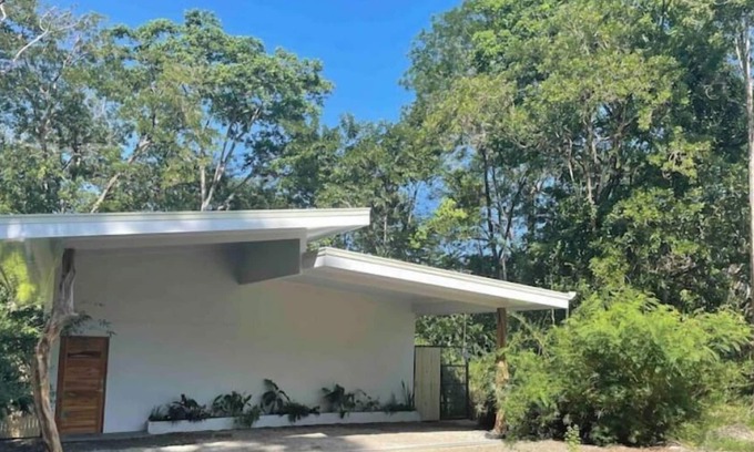 Uvita Maison | Private & huge modern home on wildlife rich creek.