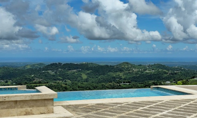 Gurabo Cabine | Private Infiniti Pool with heater & best view in Puerto Rico!