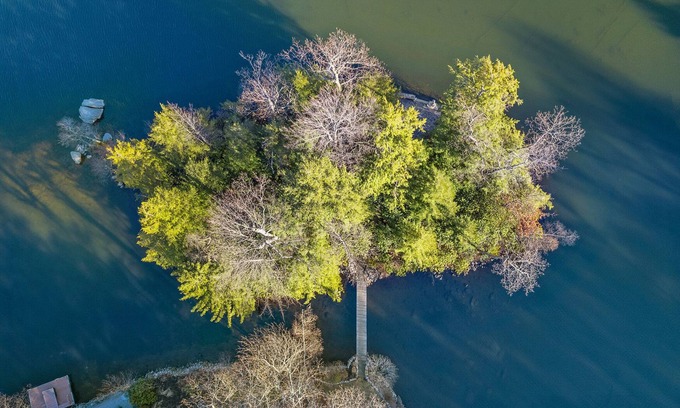 Highland Lakes Maison | Private Island + Lakefront Home