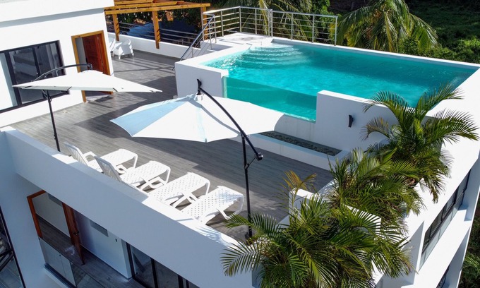 La Ceiba Maison | PRIVATE JACUZZI WITH TROPICAL PATIO 1C