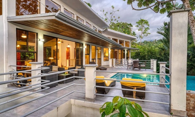 Uvita Maison | Private, pool, A/C, 3 min to beach/town, ocean view, lots of wildlife!
