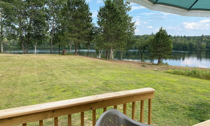 Crystal Falls Maison | Private Lake House sur 16 acres boisés, 80 + lac lac, 55 pieds de profondeur!
