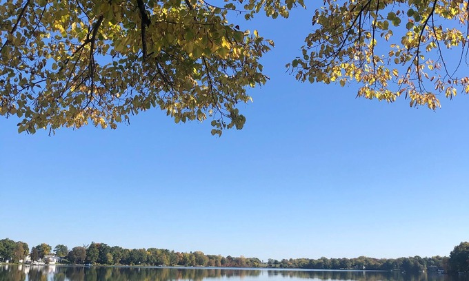 Howe Maison | Private Lake, Sleeps 11, Near Shipshewana, 4 Bedrooms, 2 Baths