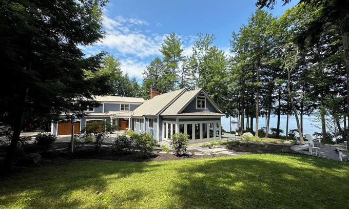 South Casco Maison | Private Lakefront Estate with 180 Degree Views