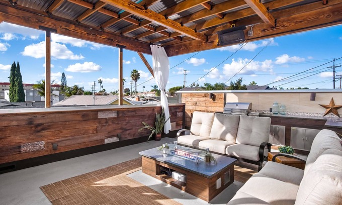 Normal Heights Maison | Private Luxurious Rooftop Deck & Private Jacuzzi