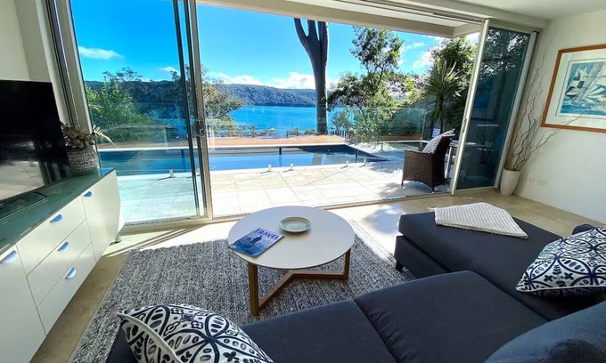 Avalon Beach Maison | Private Luxury Apartment with stunning Pittwater Views
