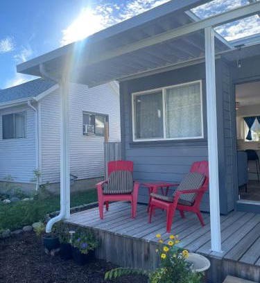 Hope Maison | Private Luxury Relaxing HOME w BBQ & Gas Fire-pit