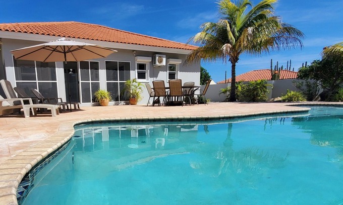 Noord Maison | Maison 3BR privée, cul-de-sac calme, piscine, toutes commodités, à 3 min de la plage!
