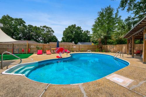 Northeast Pensacola Maison | Private oasis, Pool, Downtown PNS & Beach 3BR-2,5BT