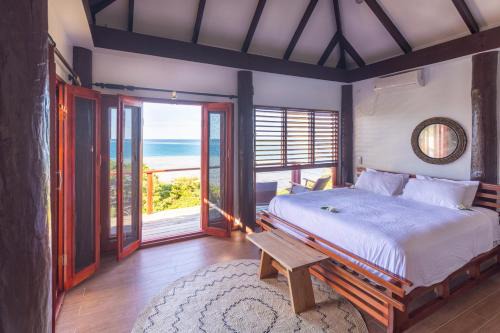 Malolo Island Villa | Private Oceanfront Fijian Villa Sleeps 8
