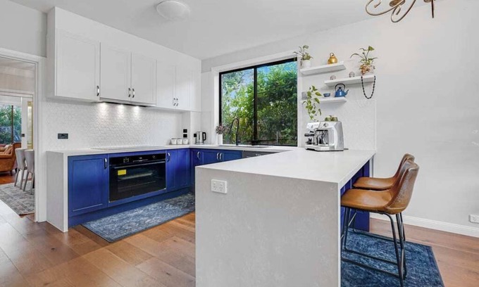 Keysborough Maison | Private Paradise in Keysborough with pool