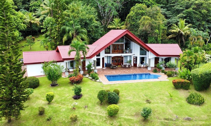 Ballena Maison | Paradis privé --- Belle maison spacieuse avec grande piscine et vue sur l'océan