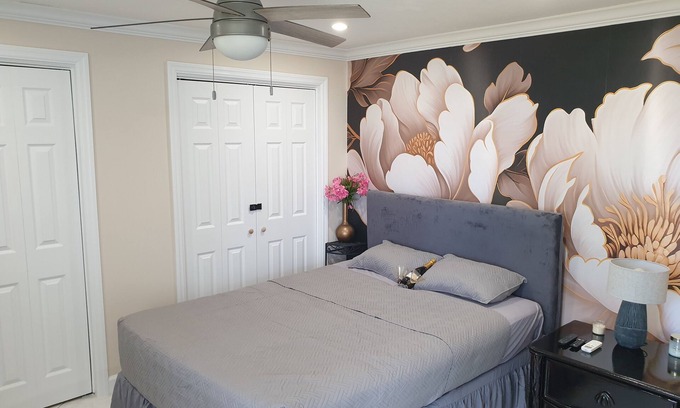 Cooper's Town Maison | Private, Peaceful, & Cozy, with a view and access to the ocean.