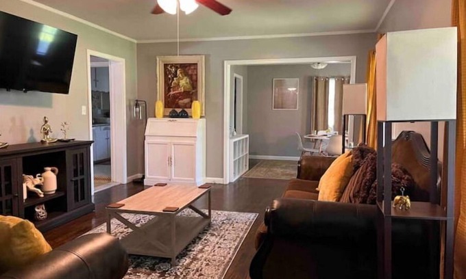Valdosta Maison | Private Peaceful home in Valdosta near everything