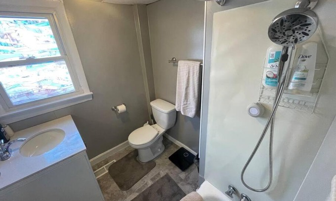 Derry Appartement | Private Pet Friendly Single Family Home