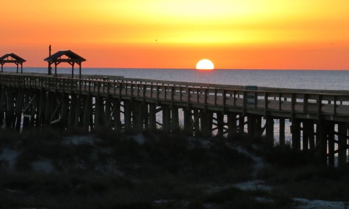 Fernandina Beach Copropriété | Cuisine rénovée au 1er étage et salle de bain Mstr. Jetée privée -Oceanfront! Wifi gratuit