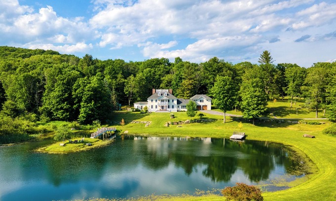 Austerlitz Maison | Private Pond, Movie Room, Gym & Fire Pit | Luxe Secluded Berkshires Estate