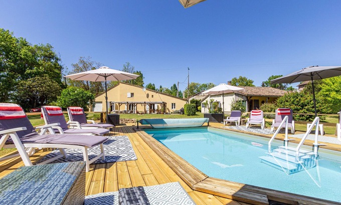 Levignac-de-Guyenne Maison | Private pool, garden, games room, all on ground floor. Near historic town, shops