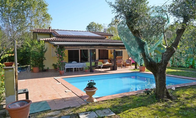 Ameglia Villa | Villa à Ameglia avec 2 chambres à coucher, 5 couchages