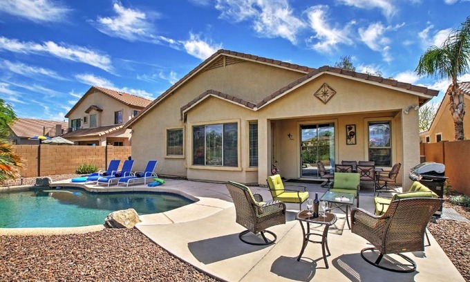 Villages At Queen Creek Maison | Private Pool and Golf Course View Queen Creek Home