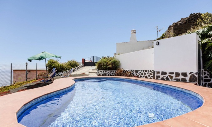 El Granel Cottage | Casa Rural Tomasín avec piscine privée et vue sur la mer à Puntallana