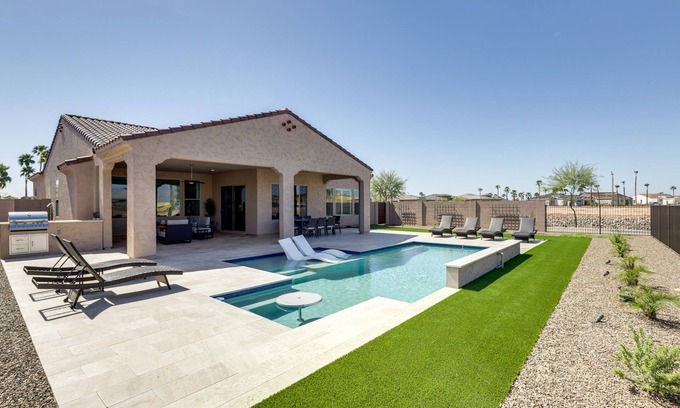 Palm Valley Maison | Private Pool & Grill: Modern Goodyear Retreat