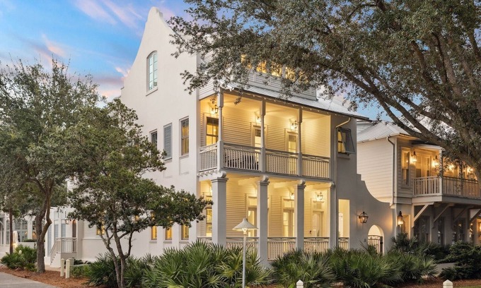 Rosemary Beach Maison | Private Pool and Courtyard! In the Heart of Rosemary Beach! Short Walk to Beach!