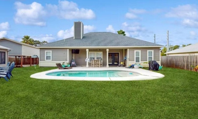 Upper Grand Lagoon Maison | ☀️Private Pool - Close to Beach - Pet Friendly 🐶 - Sea the Blessings