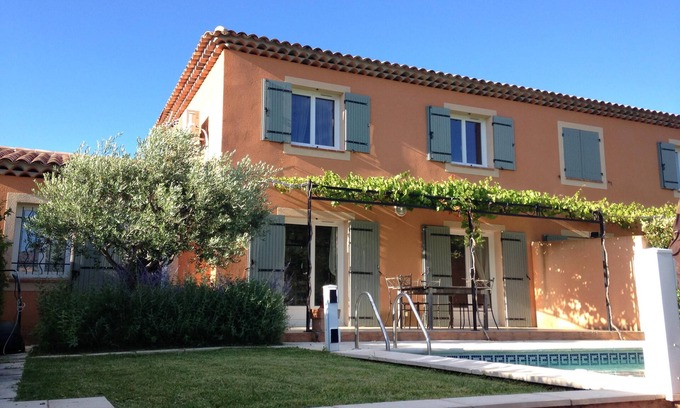 Puyloubier Villa | VILLA PISCINE PRIVE PUYLOUBIER