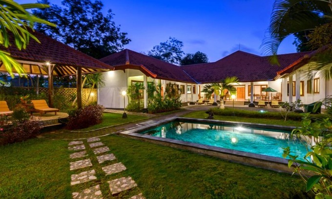 Jimbaran Bay Villa | Villa avec piscine privée et jardin immense!
