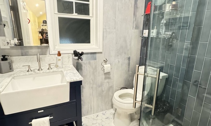 Bay Shore Appartement | Private Queen BedRm Pet Pally, Work, Events, LTR, MTR, STR