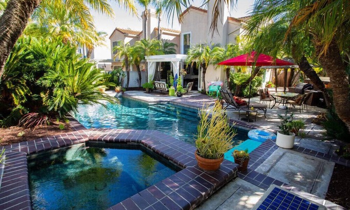 Laguna Niguel Maison | Private resort like home 2 bedrooms and 2 and a half baths.