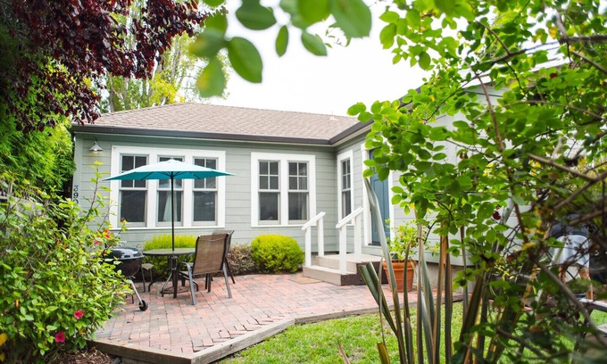 Upper Telegraph Maison | Retraite privée au coeur de Rockridge. Marchez vers tout!