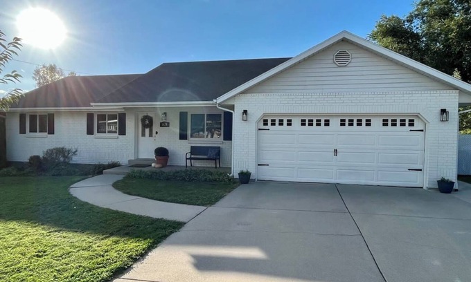 Lakeview Maison | Private Retreat Pets Welcome Waffles Too!