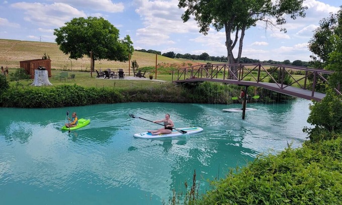 Wise County Autre | Private Retreat with Pond, Pool and Hot Tub!