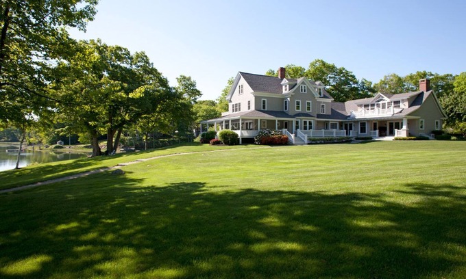 York Maison | Private Riverfront Estate w/heated pool and deep water dock