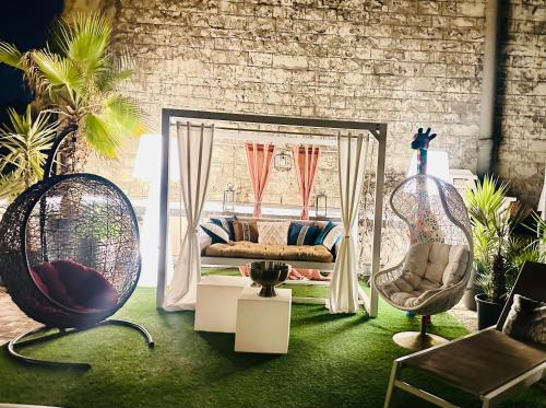 La Celle-sous-Gouzon Appartement | Private Rooftop Jacuzzi