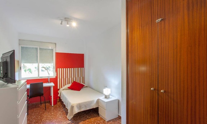 Burjasot Station Balnéaire | Chambre privée ∙ 1 chambre ∙ 1 personne