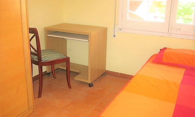 La Maternitat i Sant Ramon Appartement | Private room (1) near the University with large terrace of 150 m2.