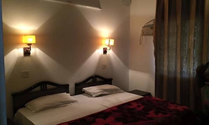 Gurugram Station Balnéaire | Chambre privée ∙ 2 personnes